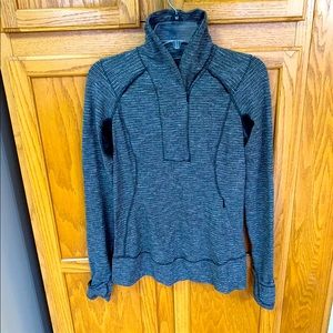 EUC Lululemon Pullover Half Zip Up